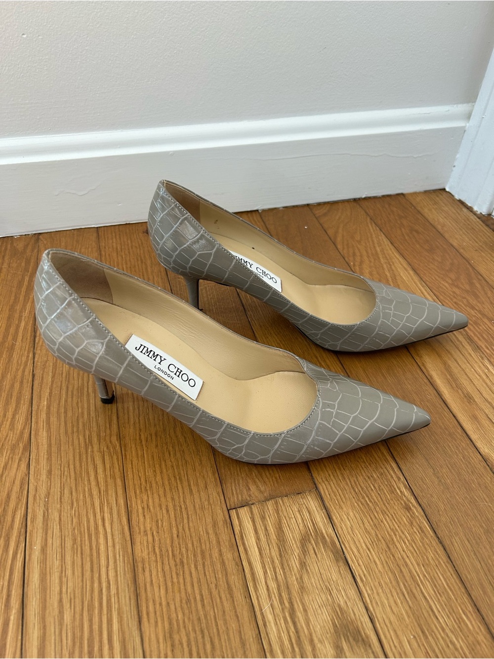 Jimmy Choo Gray Croc Embossed Pointed Toe Pumps 36.5